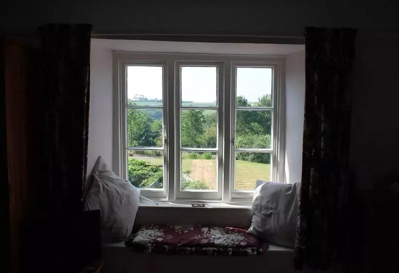 Bed and Breakfast Lowerfield House