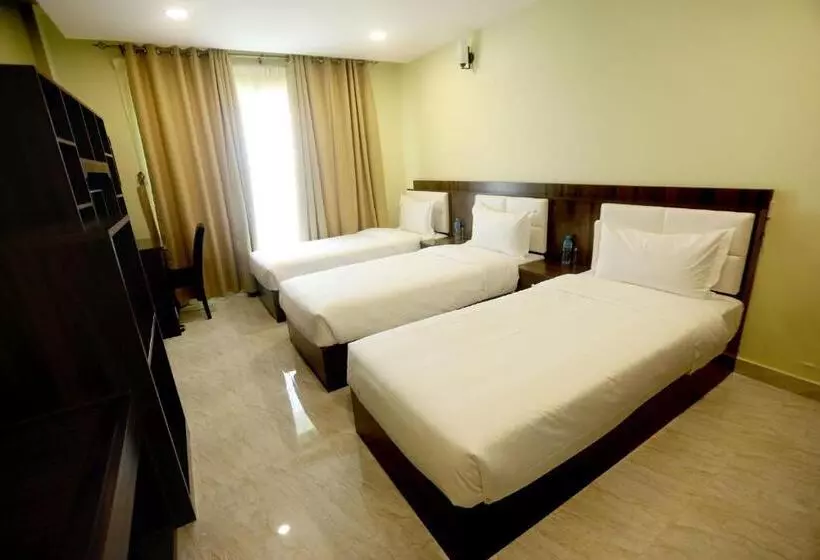 Golden Crown Hotel Alseeb Muscat