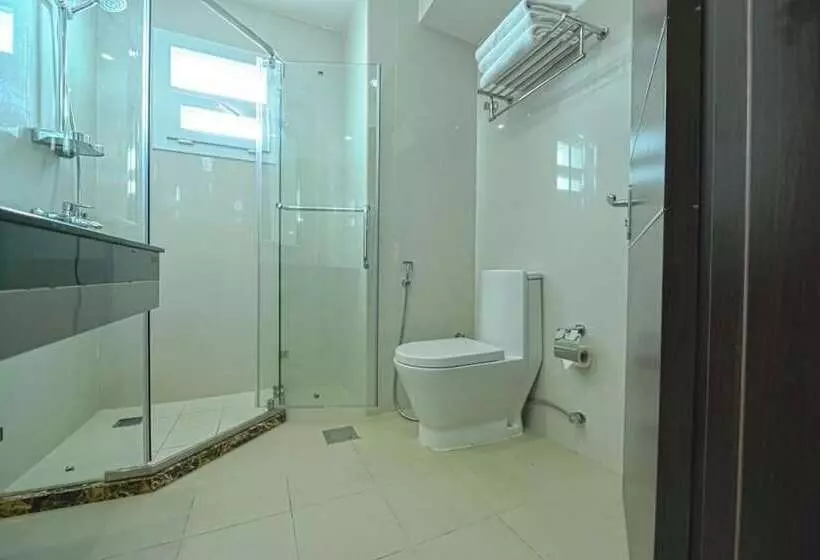 Golden Crown Hotel Alseeb Muscat