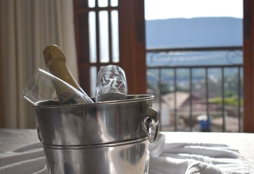 簡易ホテル Pousada Maria Monteiro Tiradentes