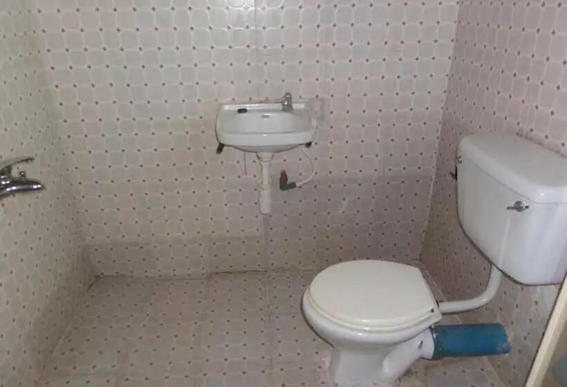 هتل Abi K Suites And Inn