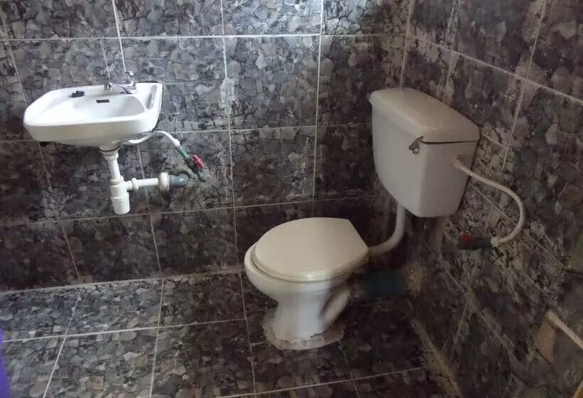 هتل Abi K Suites And Inn
