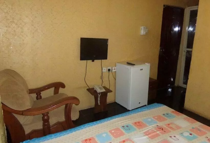 هتل Abi K Suites And Inn