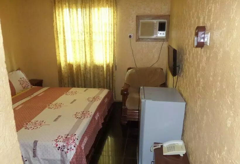 هتل Abi K Suites And Inn