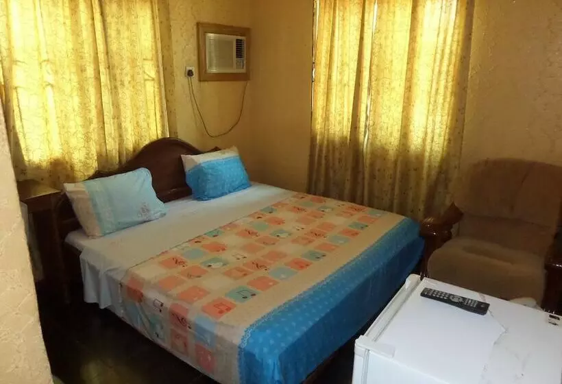 هتل Abi K Suites And Inn