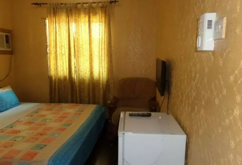 هتل Abi K Suites And Inn