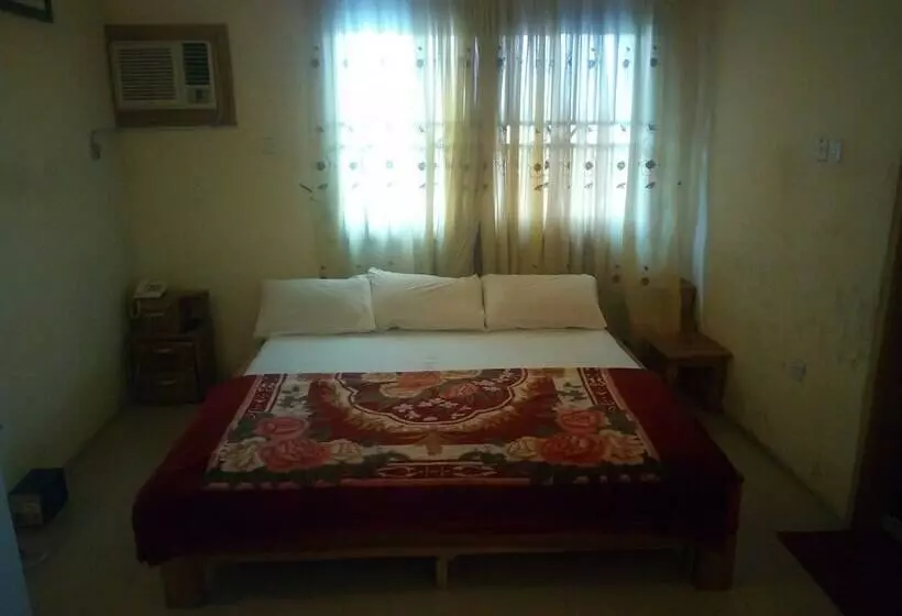 هتل Blue Banana Resorts