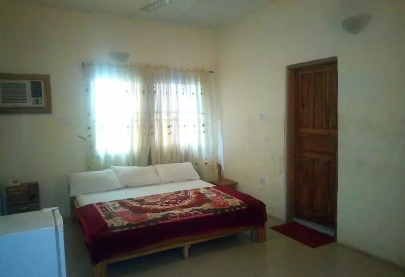 هتل Blue Banana Resorts