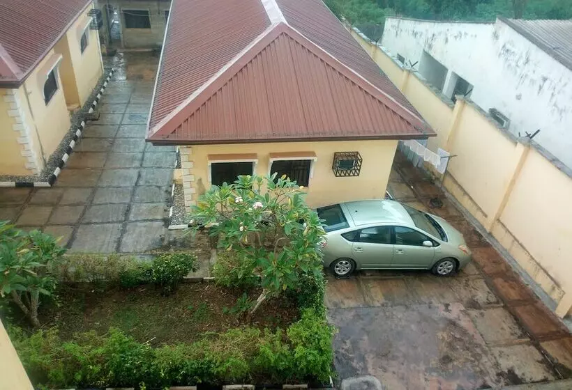 هتل Blue Banana Resorts