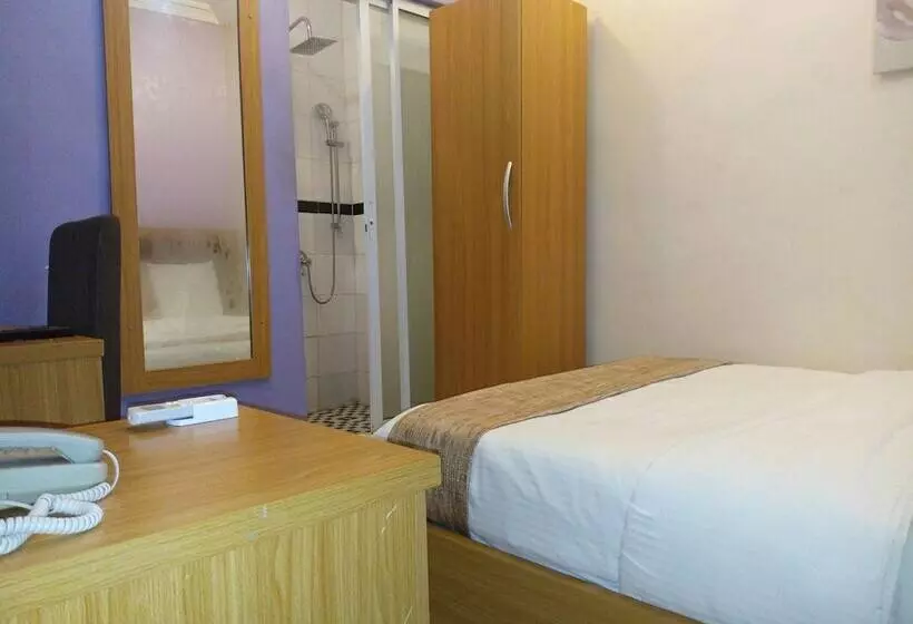 هتل Euro Lounge And Suites