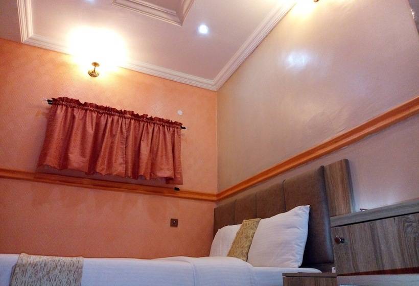 هتل Euro Lounge And Suites