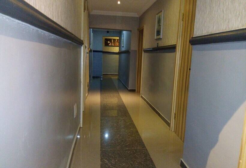 هتل Euro Lounge And Suites