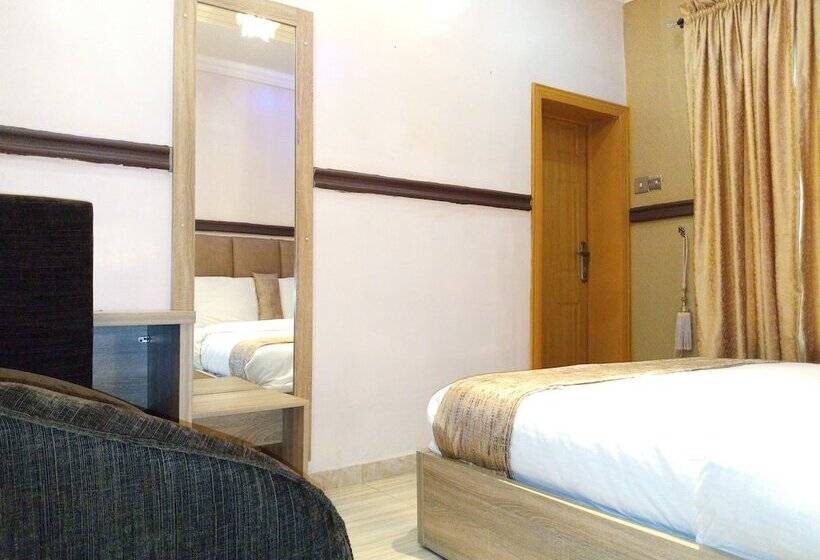 هتل Euro Lounge And Suites