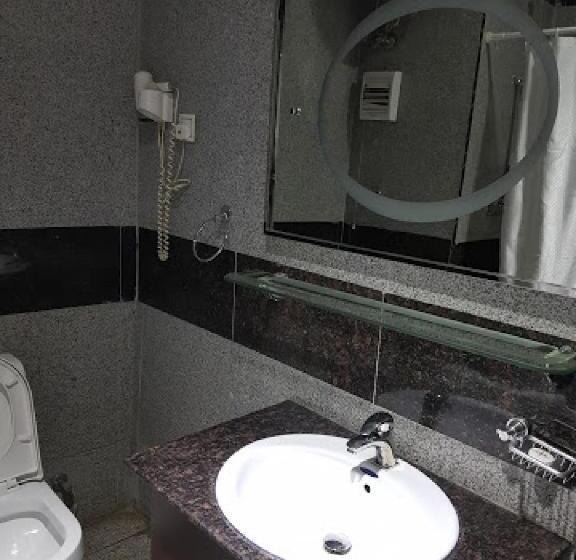 هتل Room In Bb   Immaculate Royal International