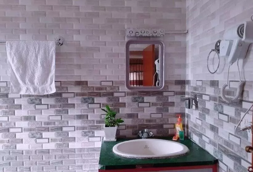 هتل Oyo 228 Dhulikhel Eco Resort