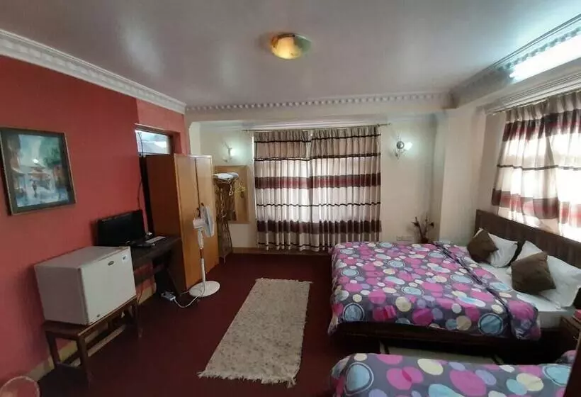 هتل Oyo 228 Dhulikhel Eco Resort
