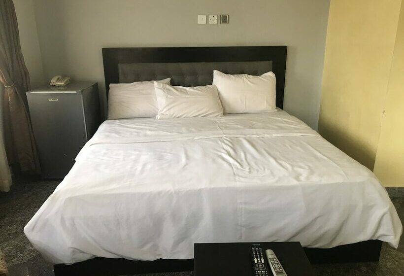هتل Pentagon Luxury Suites Enugu