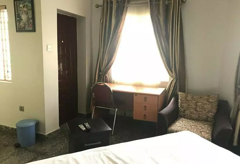هتل Pentagon Luxury Suites Enugu