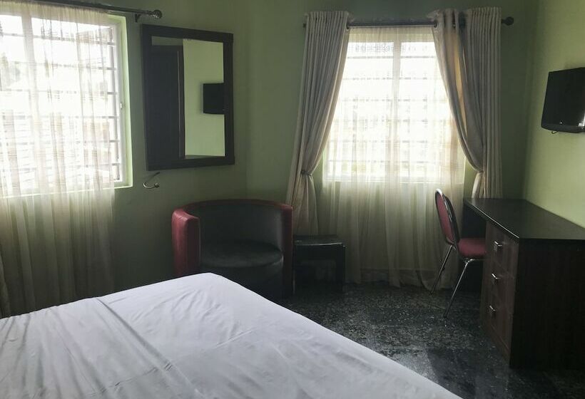 هتل Pentagon Luxury Suites Enugu