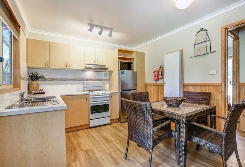 ホテル Seven Mile Beach Holiday Park