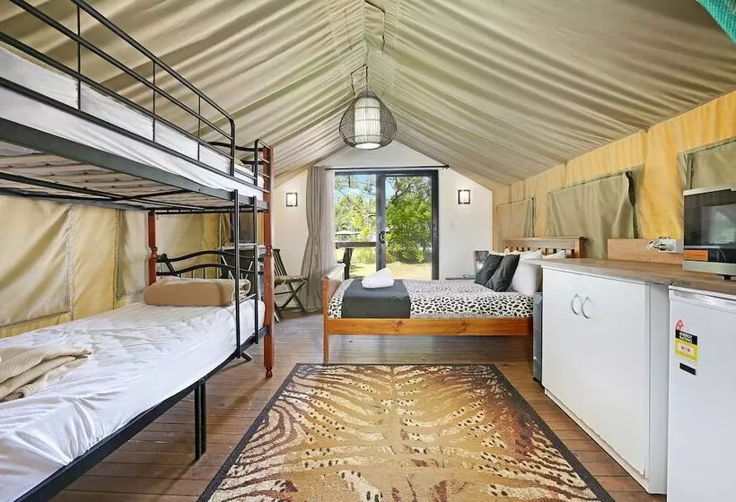 Hotelli Seven Mile Beach Holiday Park