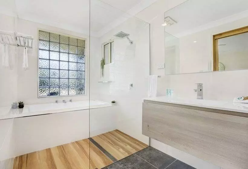 Hotelli Seven Mile Beach Holiday Park