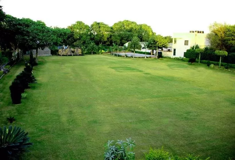Hotelli Sri Durga Vilas & Resorts