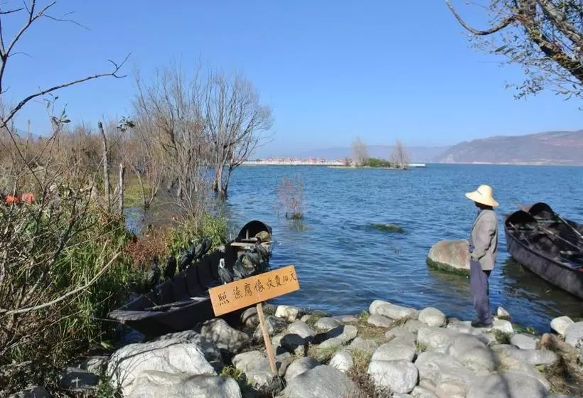 تختخواب و صبحانه Hidden Garden Dali