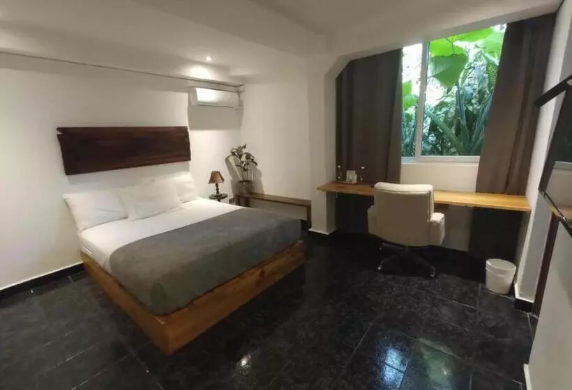 Cinco Hotel B&b
