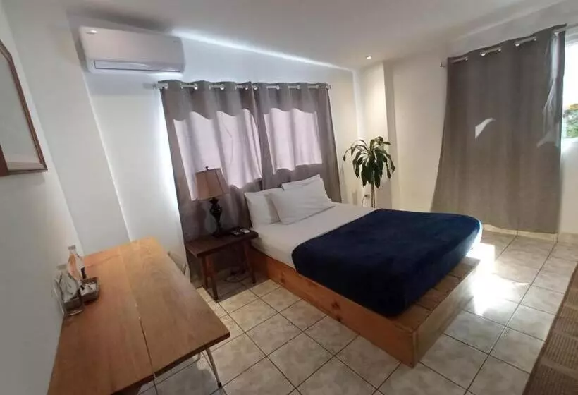 Cinco Hotel B&b