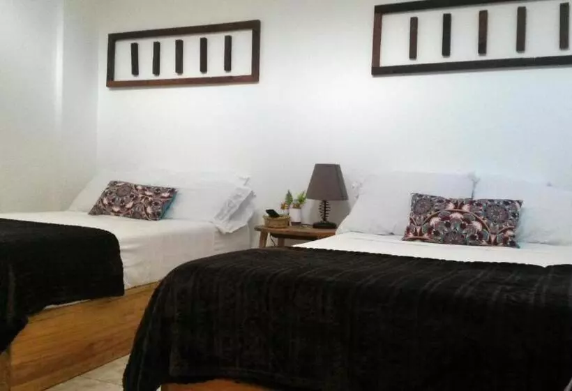 Cinco Hotel B&b