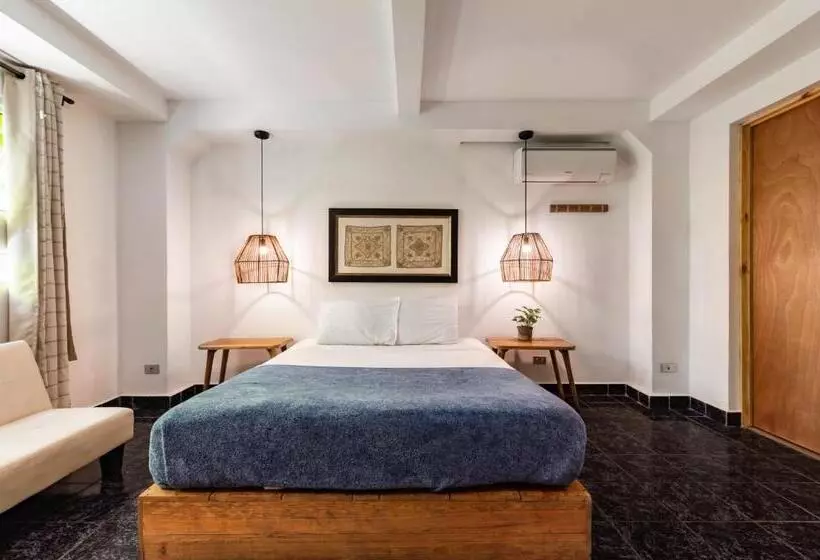 Cinco Hotel B&b