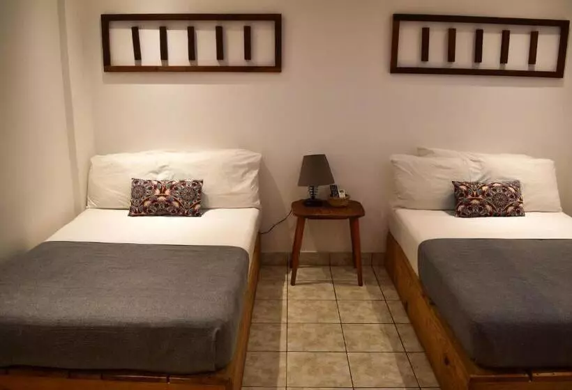 Cinco Hotel B&b