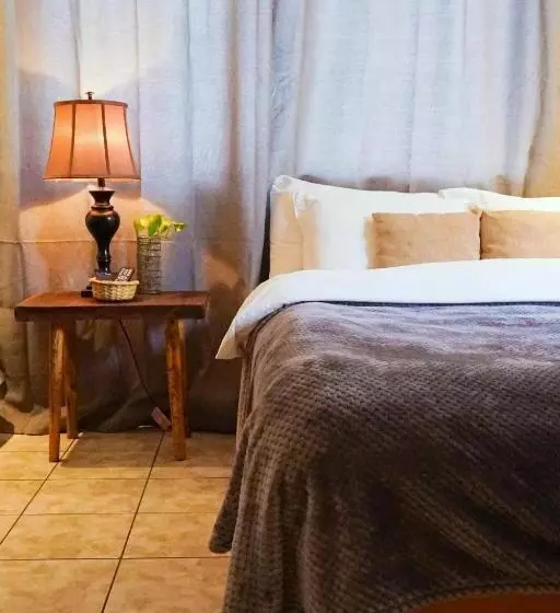 Cinco Hotel B&b