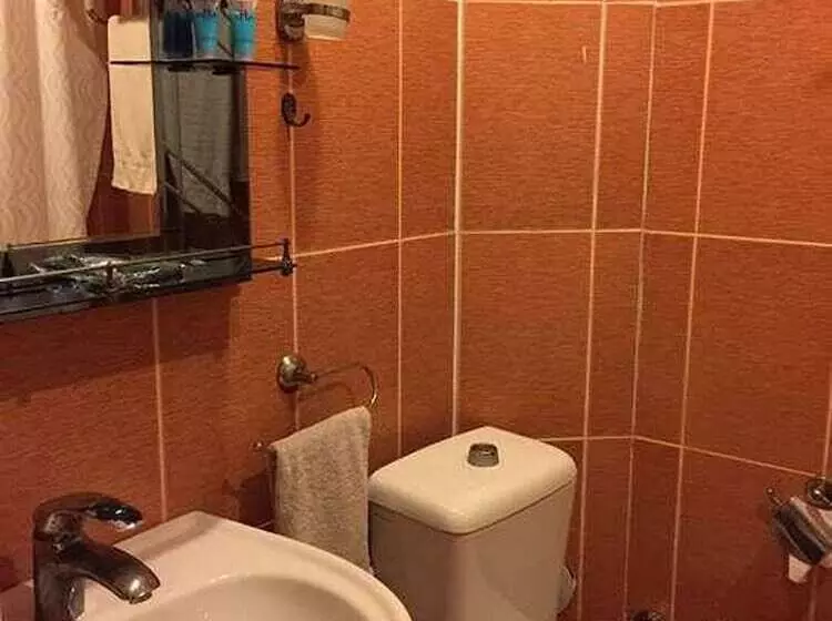 هتل Holiday Village