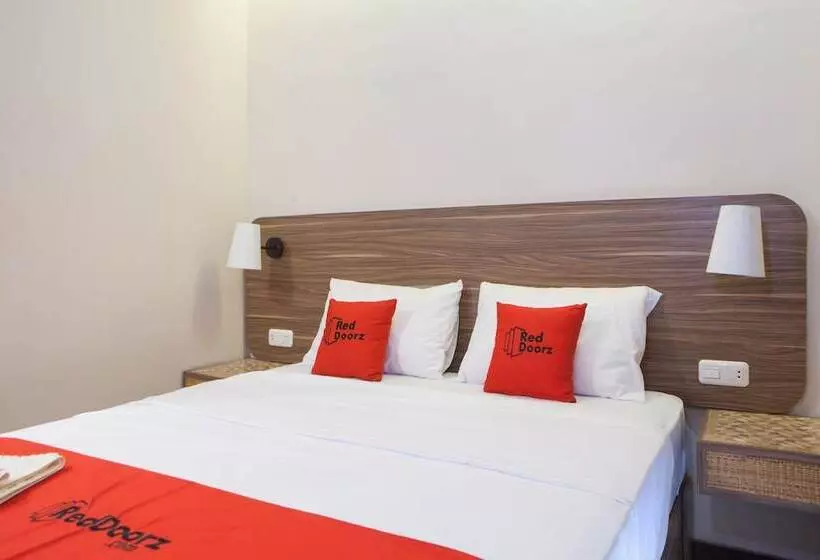 Hotelli Reddoorz @ Wiyung 2