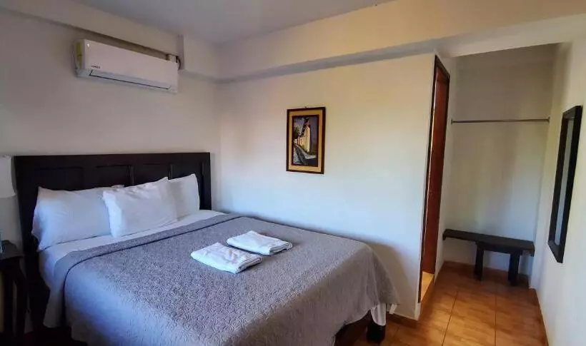 Hotelli & Restaurant Fleur De Lis