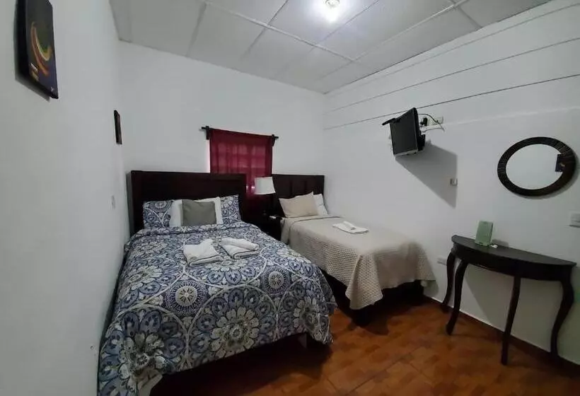 Hotelli & Restaurant Fleur De Lis