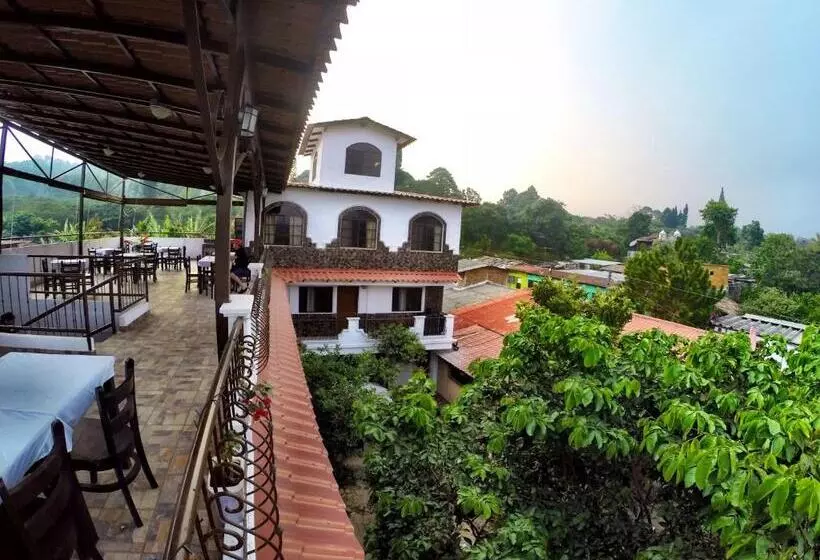 Hotelli & Restaurant Fleur De Lis