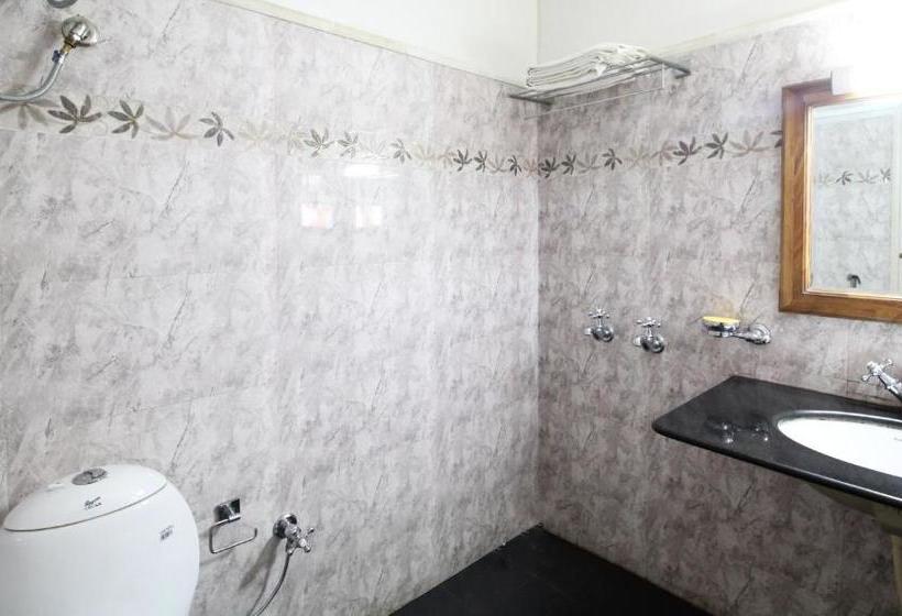 فندق Treebo Trend Royal Inn