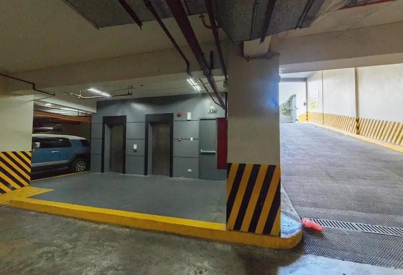 Hotelli Reddoorz Premium @ West Avenue Quezon City
