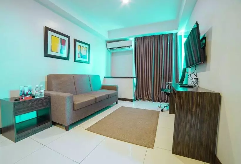 Hotelli Reddoorz Premium @ West Avenue Quezon City