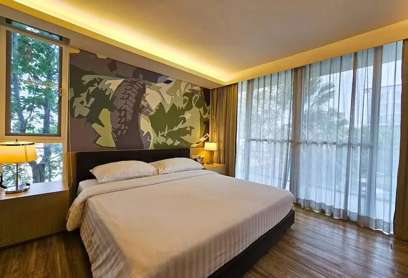 The Idle Hotel And Residence