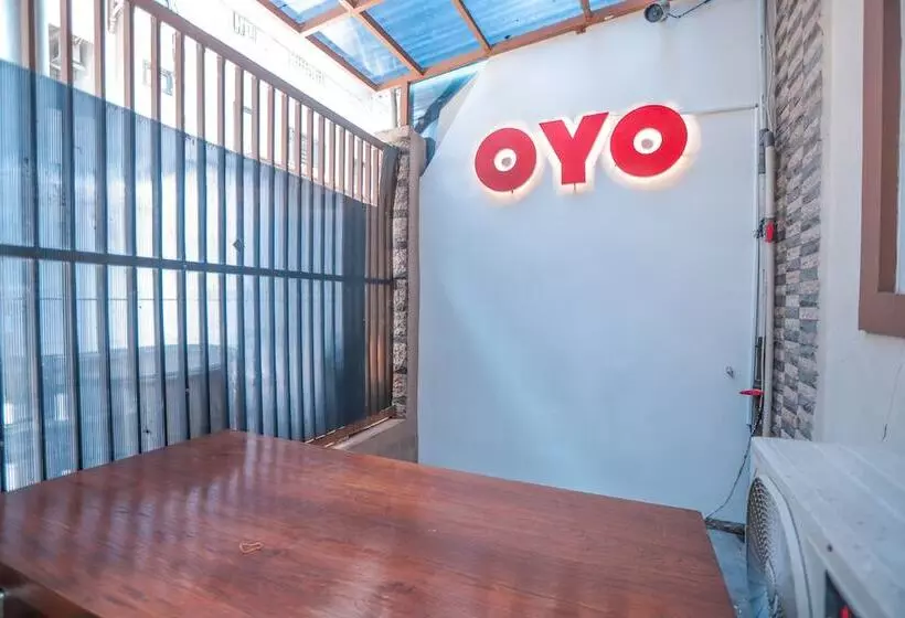 ホテル Oyo 150 Harmoni Residence