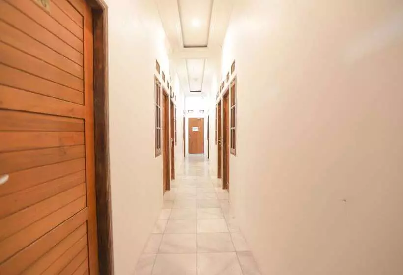 ホテル Oyo 150 Harmoni Residence
