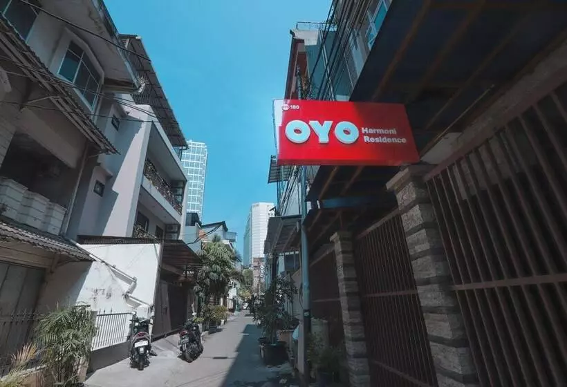 ホテル Oyo 150 Harmoni Residence