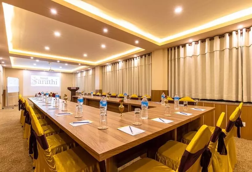 هتل Sarathi