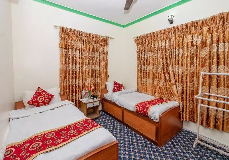 هتل Oyo 245 Shiva's Dream