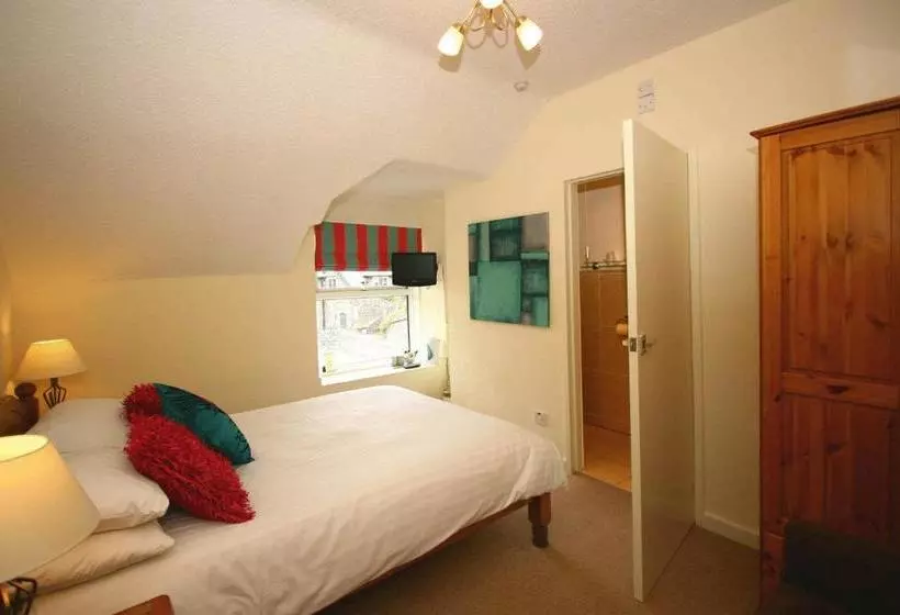 Hostelli Claremont House