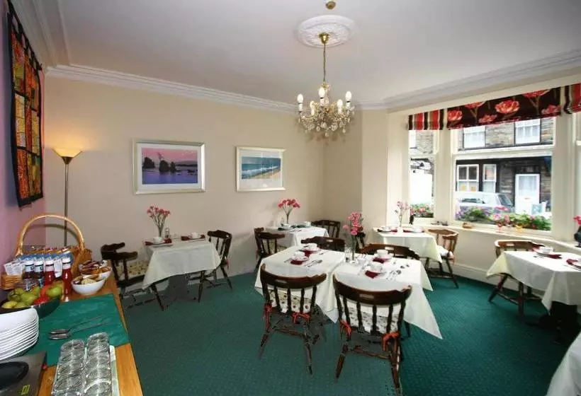 Hostelli Claremont House